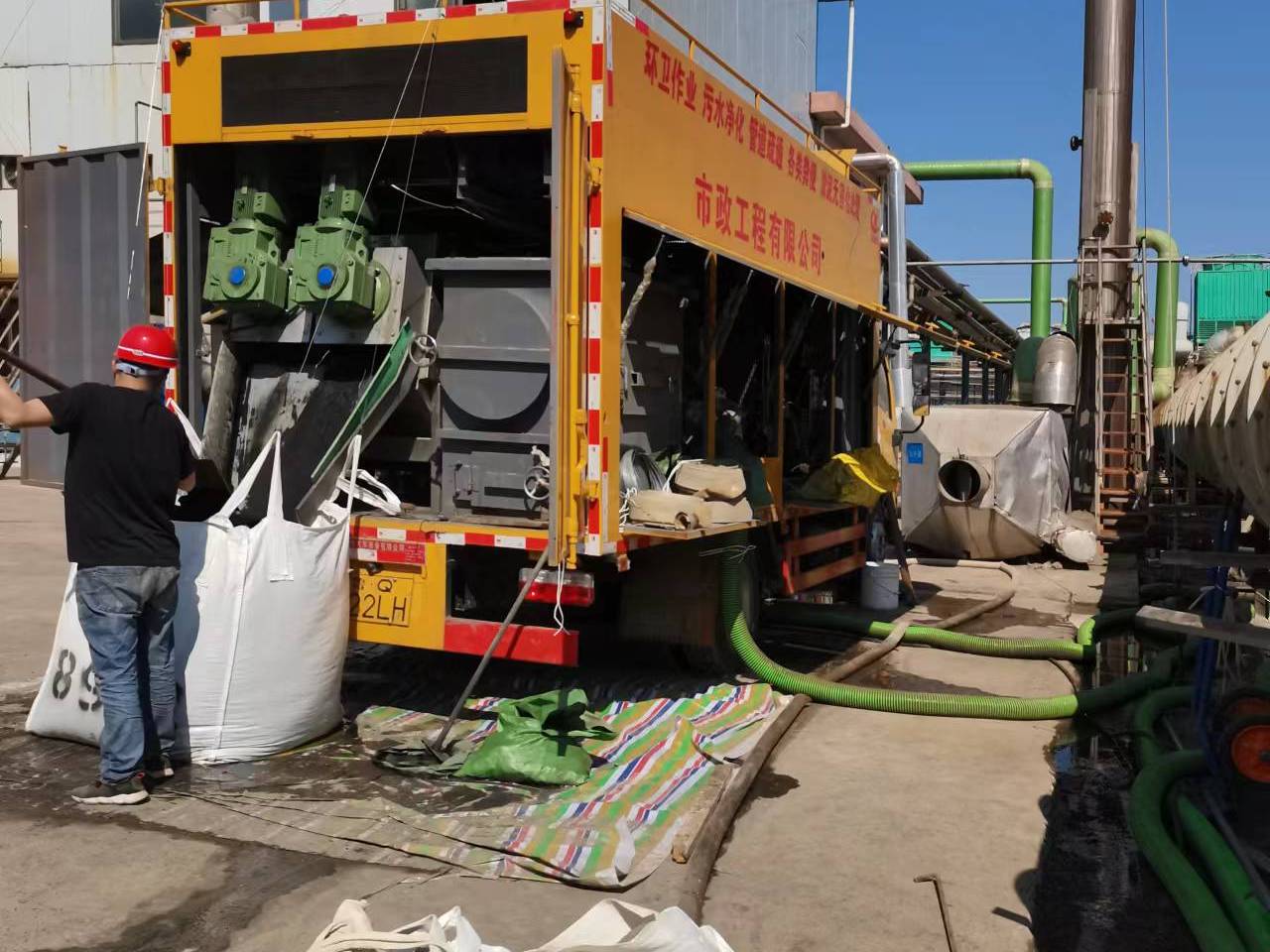 贡觉淤泥压干处理